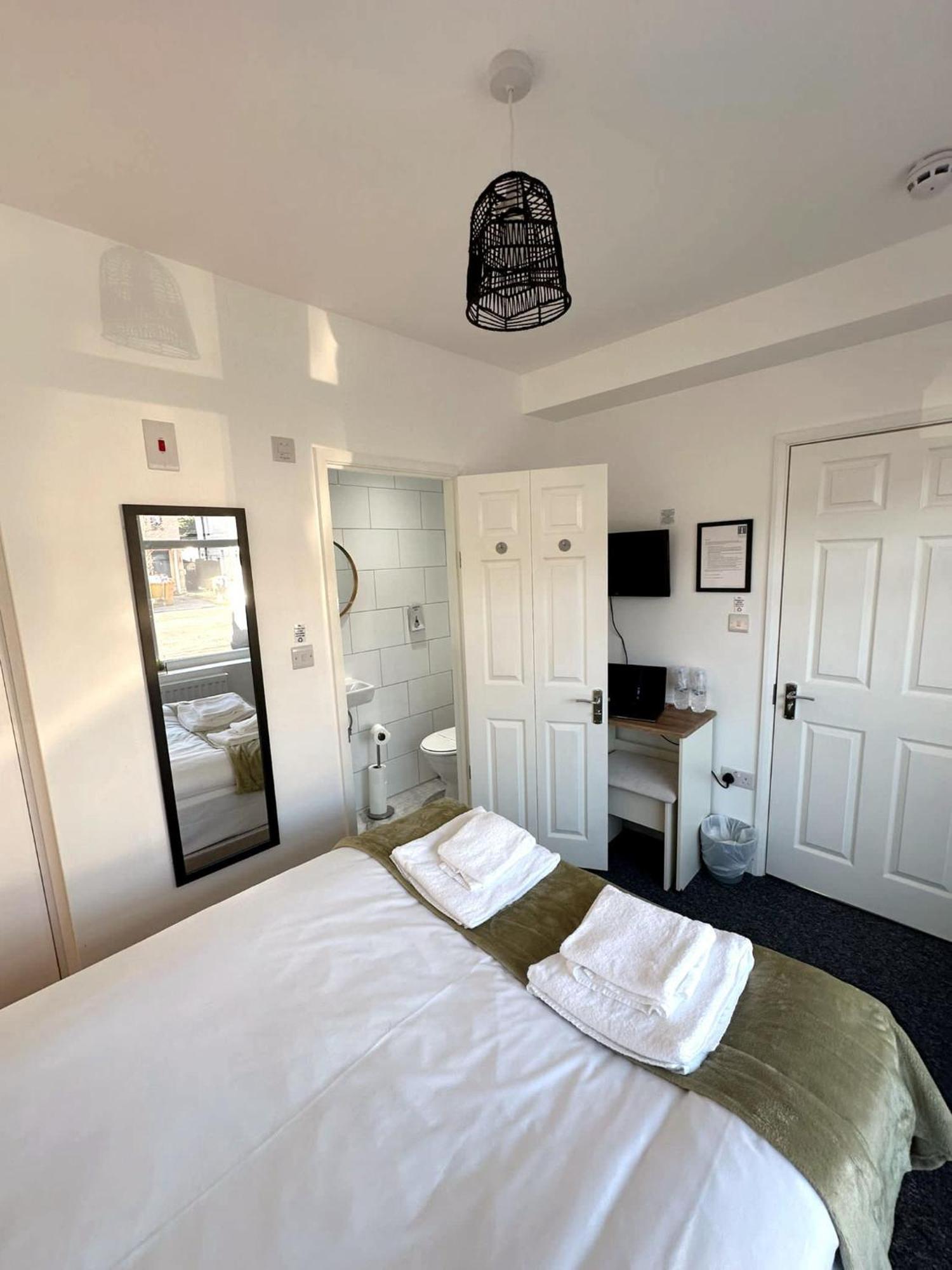 Newmarket Road Studios And Suites By Tas Accommodations Cambridge  Exterior photo